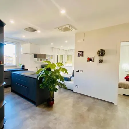 Moderno Soverato Apartmán *